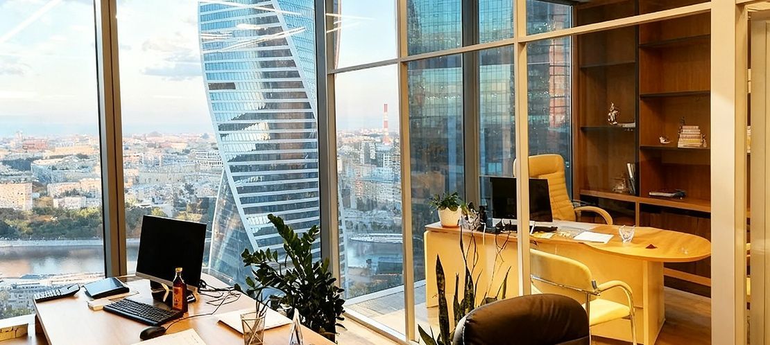 Аренда офиса в Москва-Сити: аналитика по башням, ставки и юридическая практика