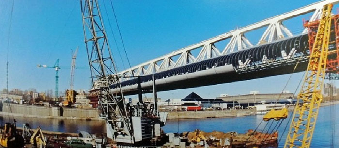1996. Начало строительства моста “Багратион” и “Башня 2000”