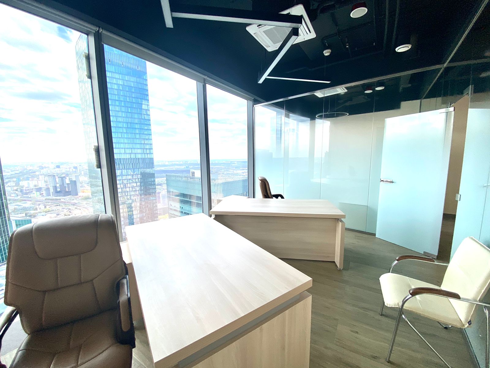 Снять офис в башне Федерация Восток 77 м² на 70 этаже, вид 1
