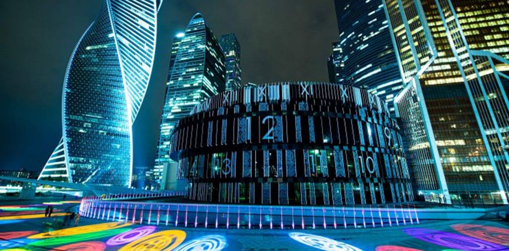 Подсветка центрального ядра Москва-Сити в ночное время