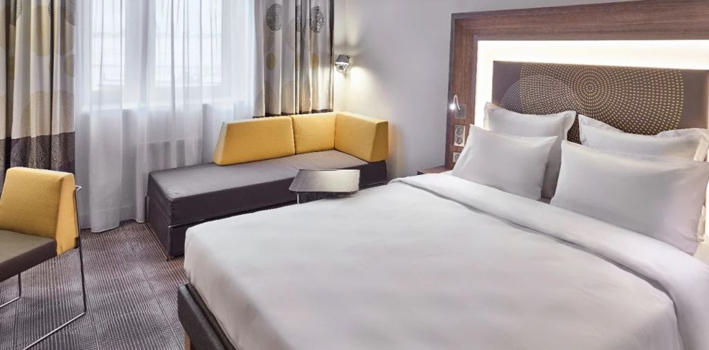 Novotel Moscow City Один из немногих вариантов в Москва-Сити, где формат полностью соответствует ожиданиям от классического отеля.