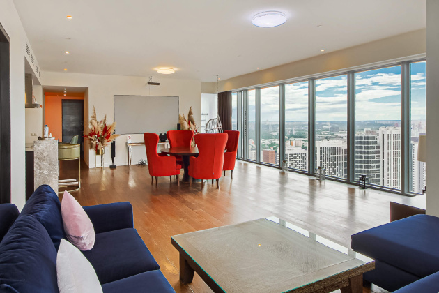 Снять апартаменты Sky Lounge в башне Око 195 м2 на 43 этаже, вид 1