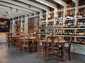 Винный базар на Комсомольском проспекте, вид 2