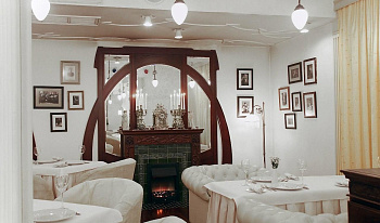 Чехов на Камергерском переулке, вид 1