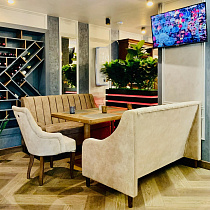 Ван Холл, вид 1