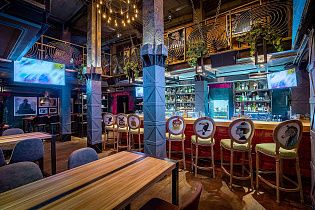 Зеленая собака на Кузнецком Мосту, вид 2