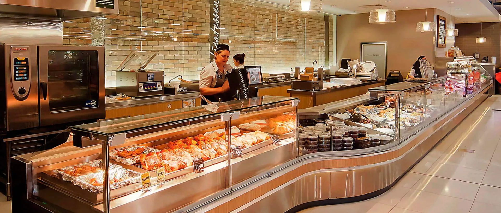 莫斯科市内越来越多的空间被餐饮场所占据。